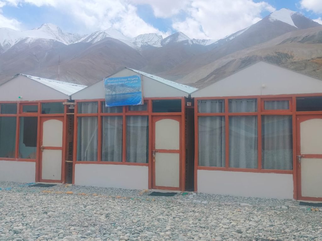 Moonland Cottage signage