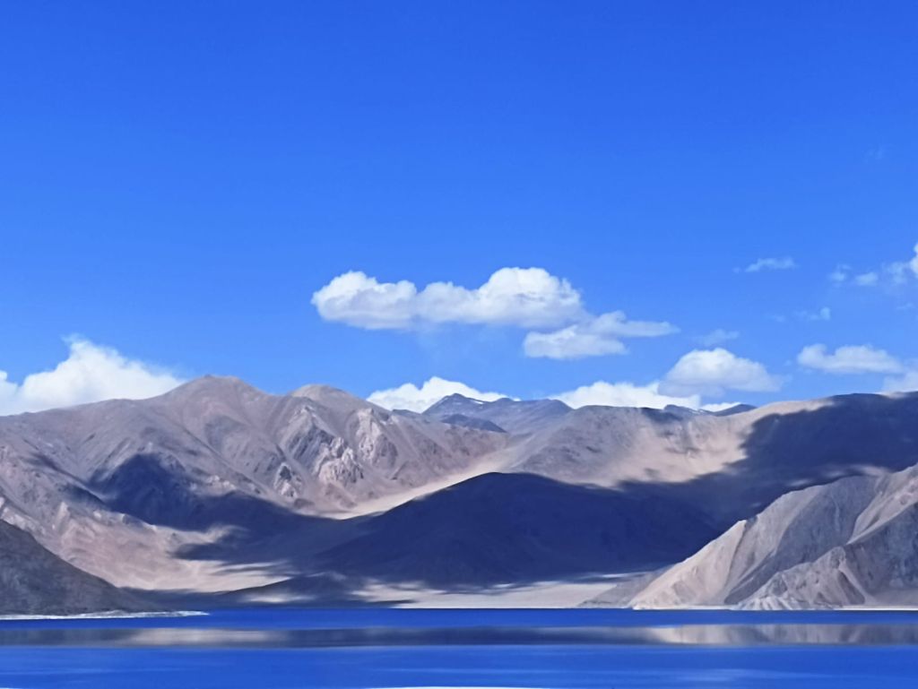 Blue sky and Himalayan range